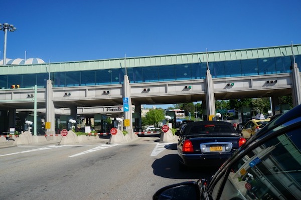 Vehicles line up at the USA-Canada border